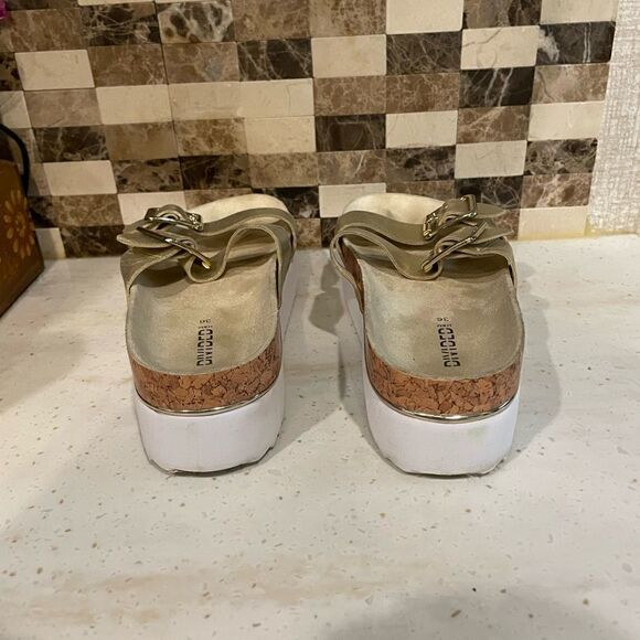 Divided Sandals   - Picture 3 of 5